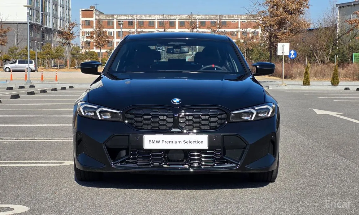 Photo 3 - BMW 3 Series