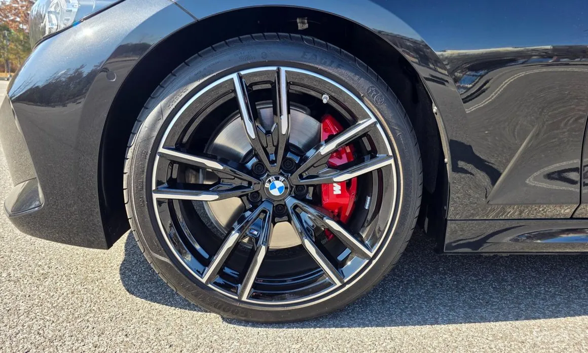 Photo 5 - BMW 3 Series