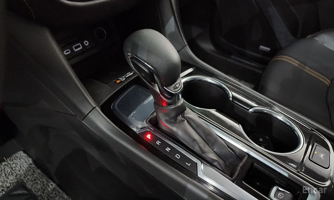 Photo 9 - Chevrolet Equinox