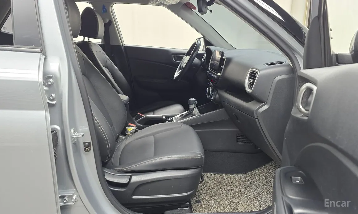 Фото 11 - Hyundai Venue