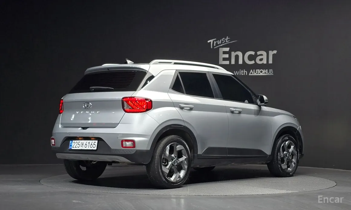 Фото 2 - Hyundai Venue