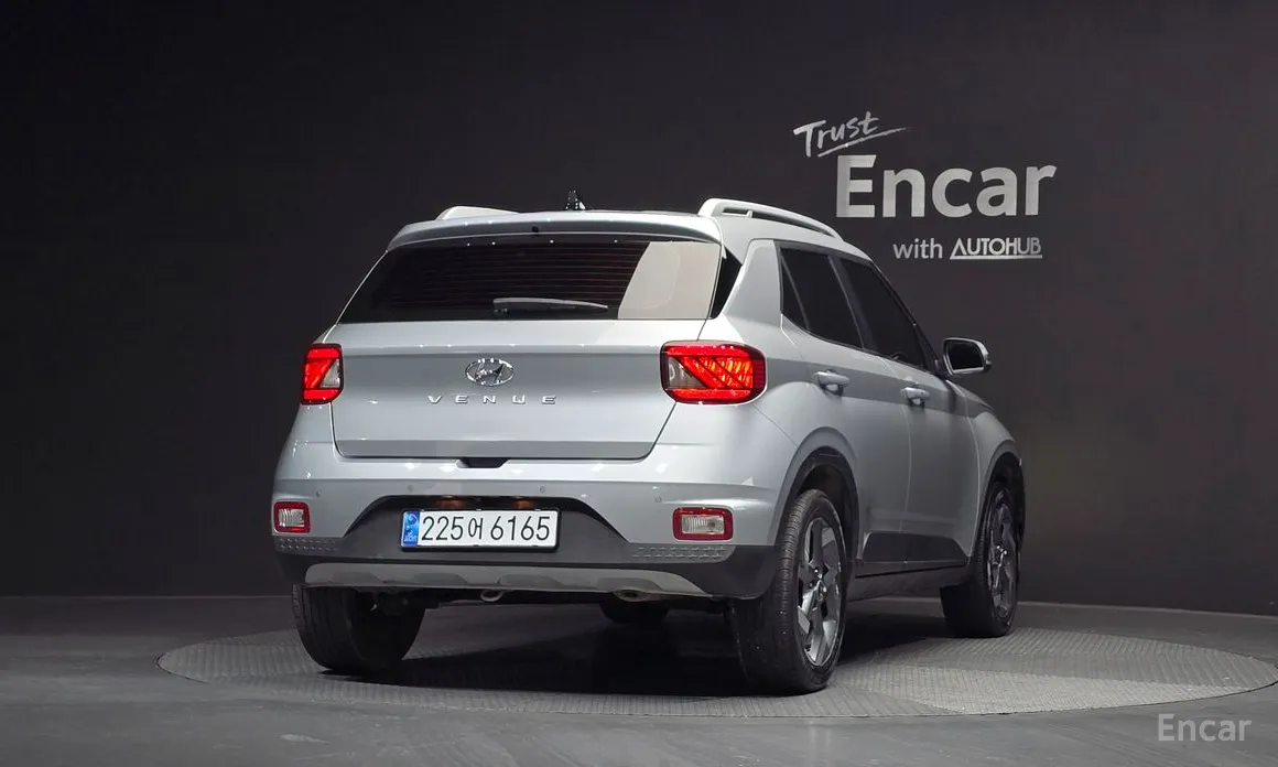 Фото 4 - Hyundai Venue