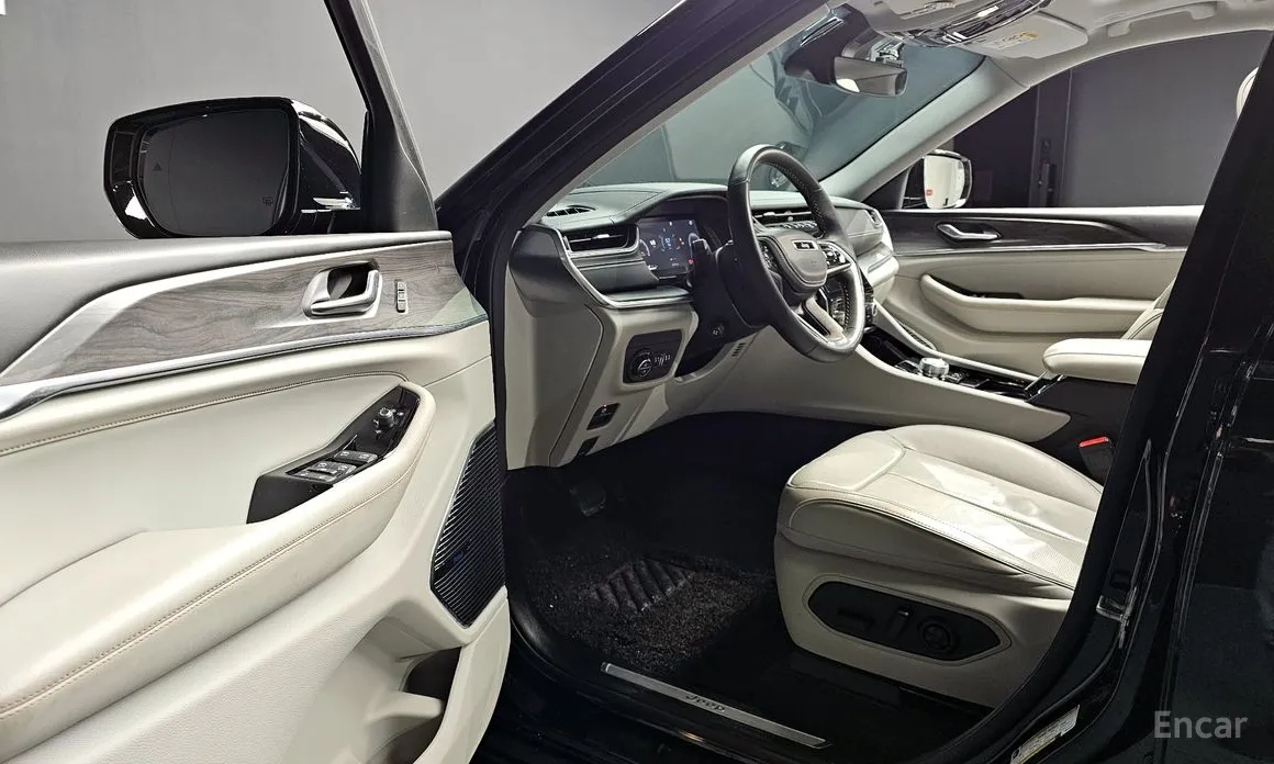 Фото 12 - Jeep Cherokee