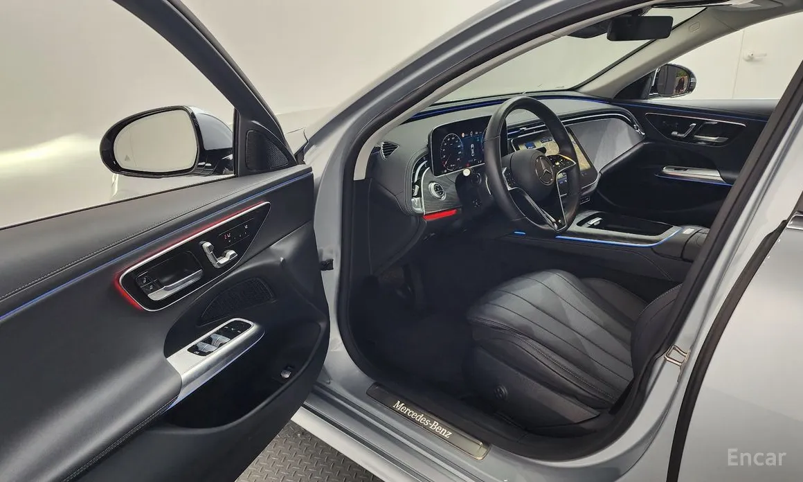 Фото 10 - Mercedes-Benz E-Class