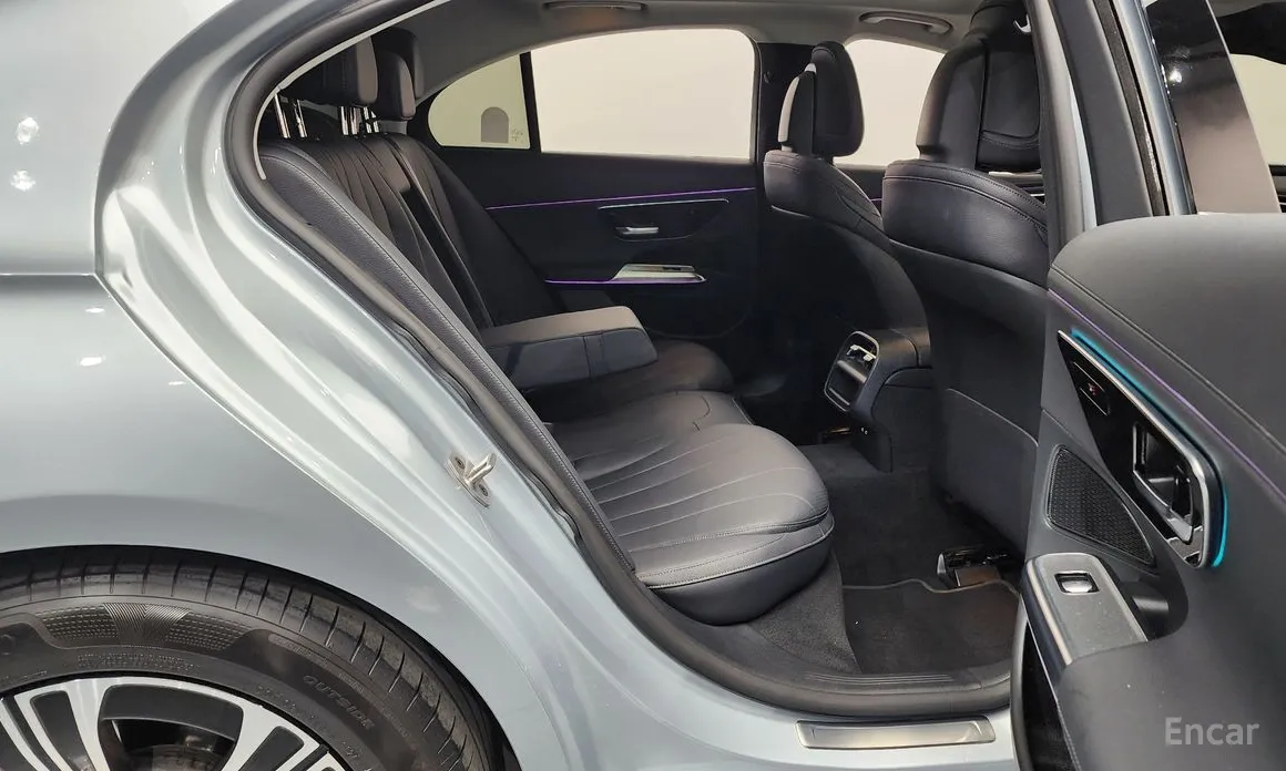 Фото 12 - Mercedes-Benz E-Class