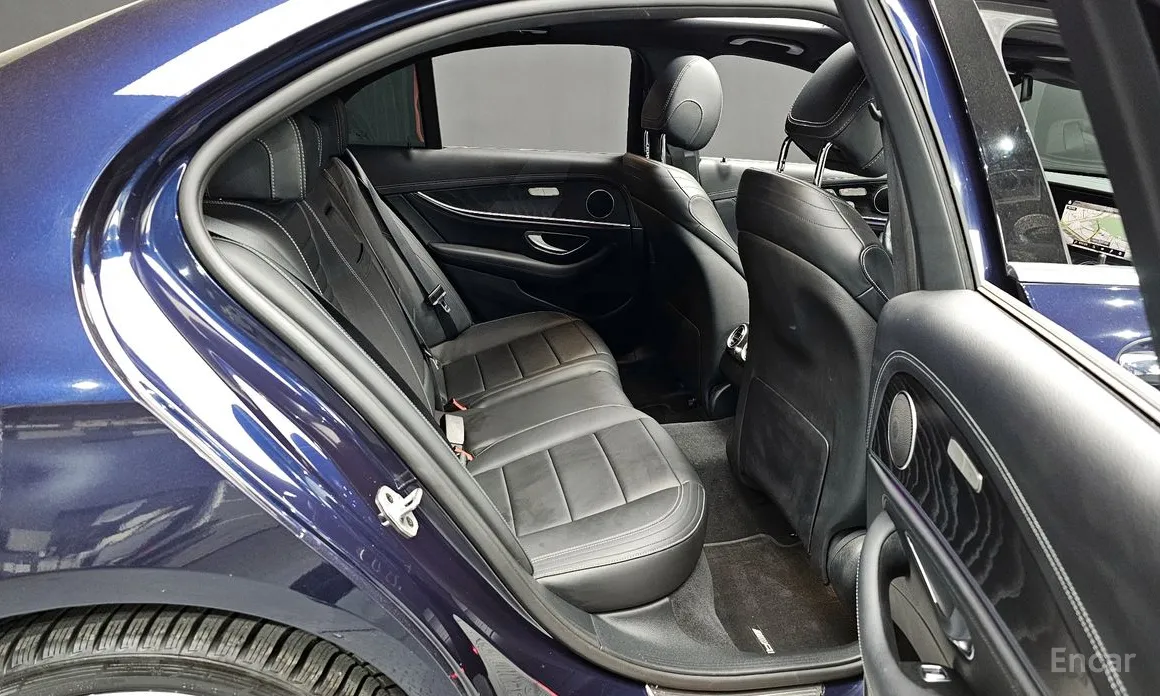 Фото 12 - Mercedes-Benz E-Class