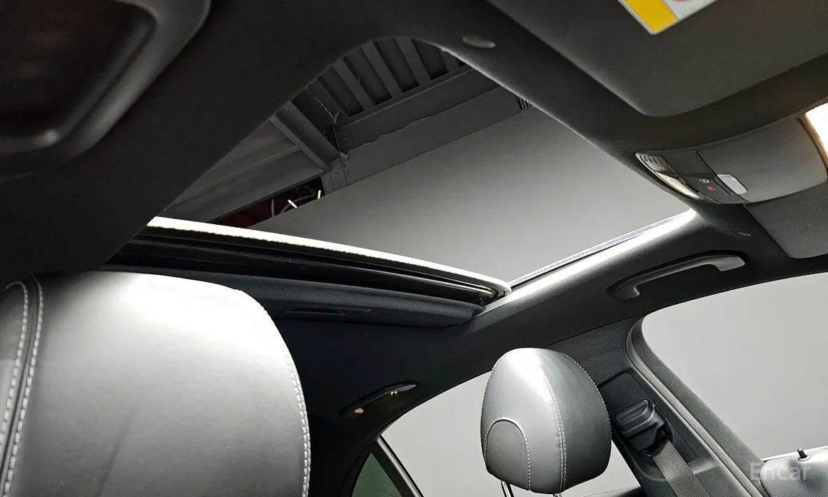 Фото 19 - Mercedes-Benz E-Class