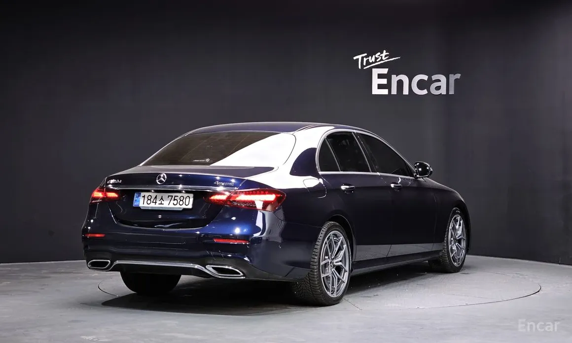 Фото 2 - Mercedes-Benz E-Class