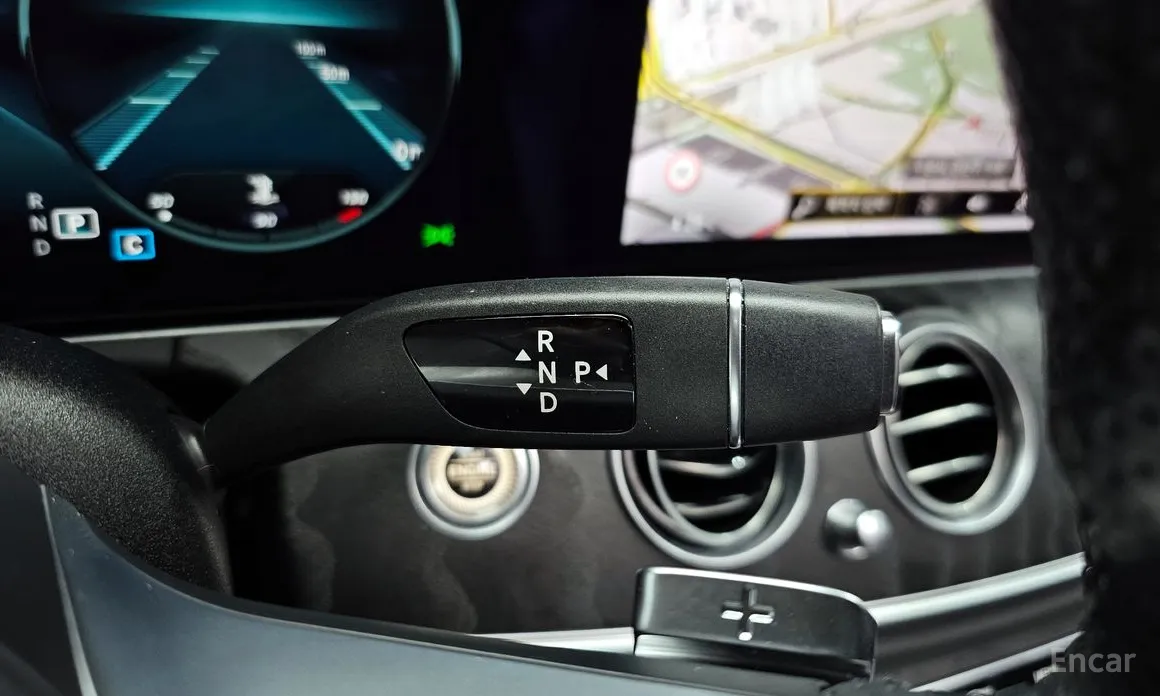 Фото 9 - Mercedes-Benz E-Class