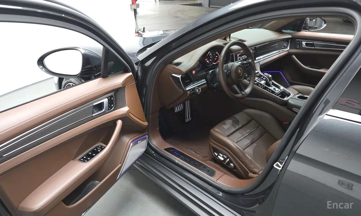 Фото 10 - Porsche Panamera