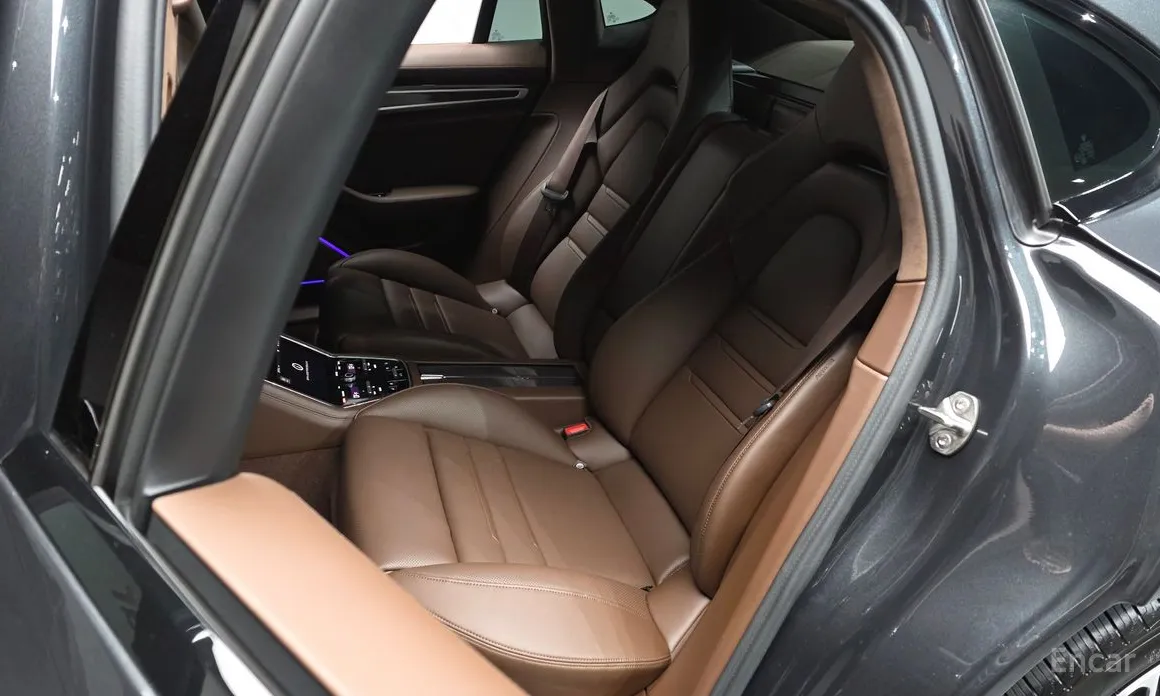 Фото 11 - Porsche Panamera