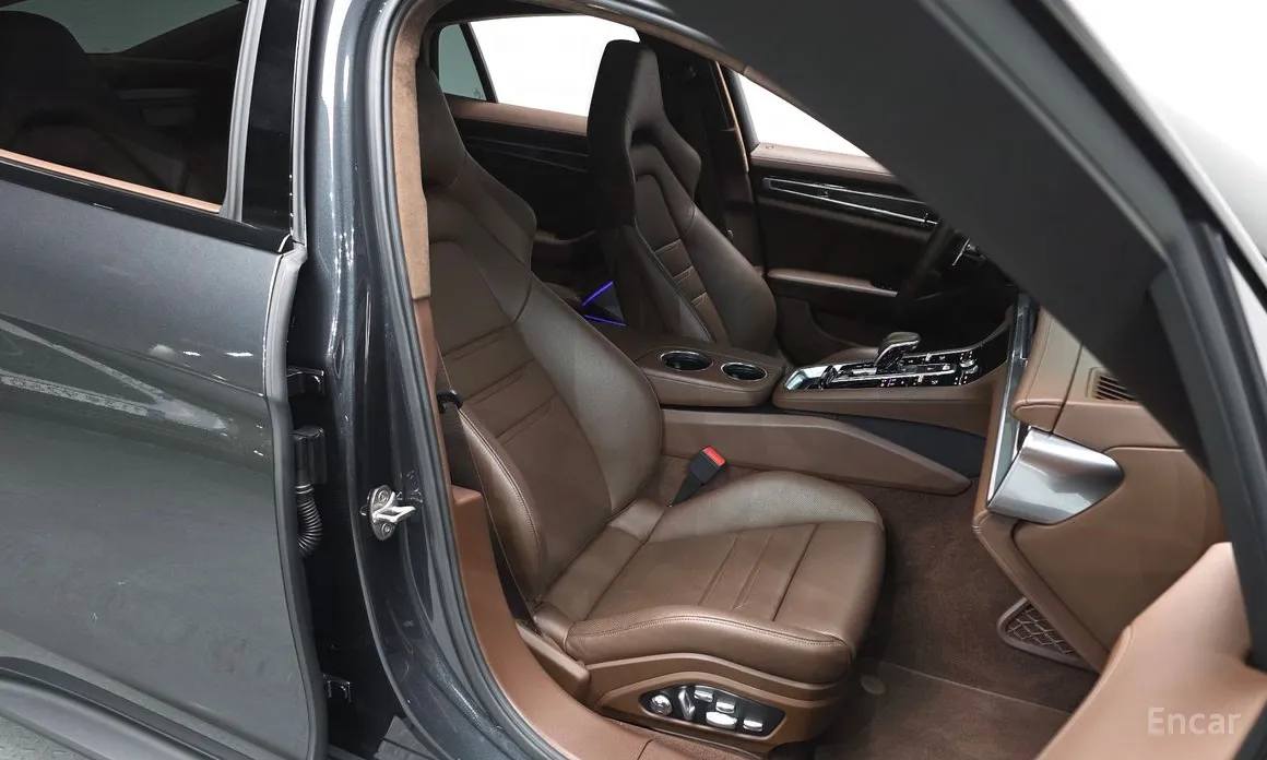 Фото 12 - Porsche Panamera