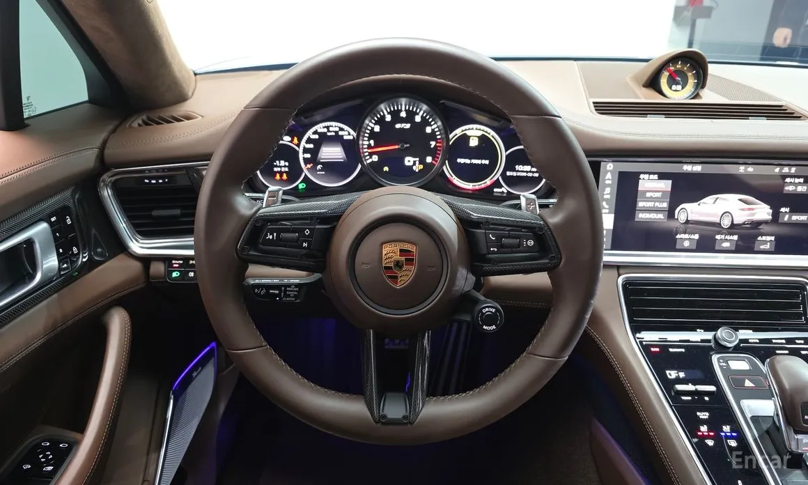 Фото 14 - Porsche Panamera