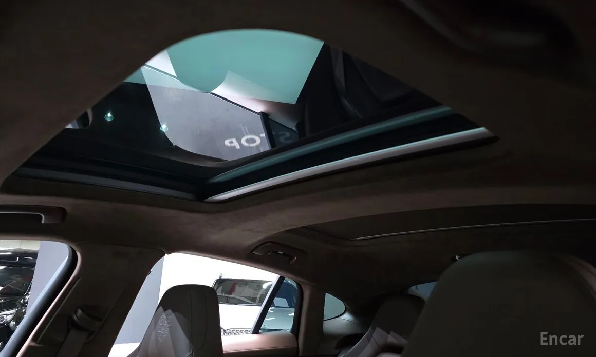 Фото 19 - Porsche Panamera