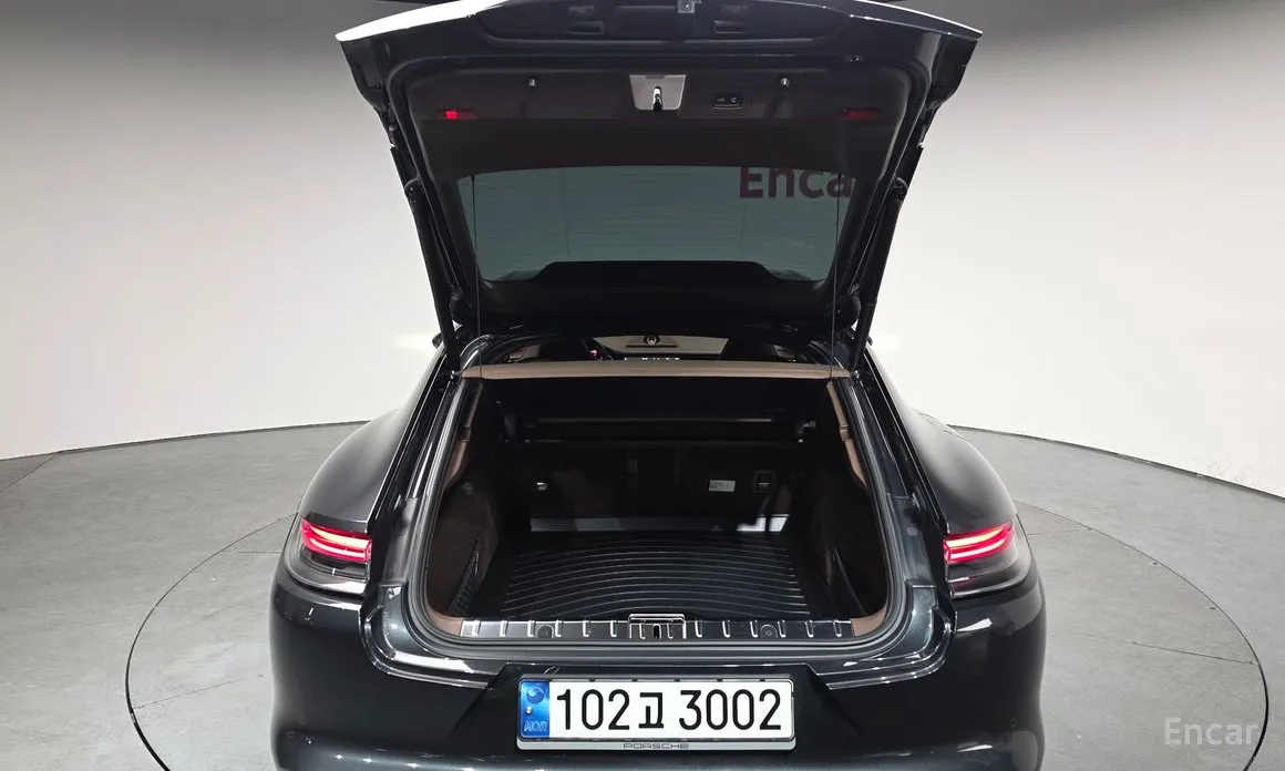 Фото 20 - Porsche Panamera