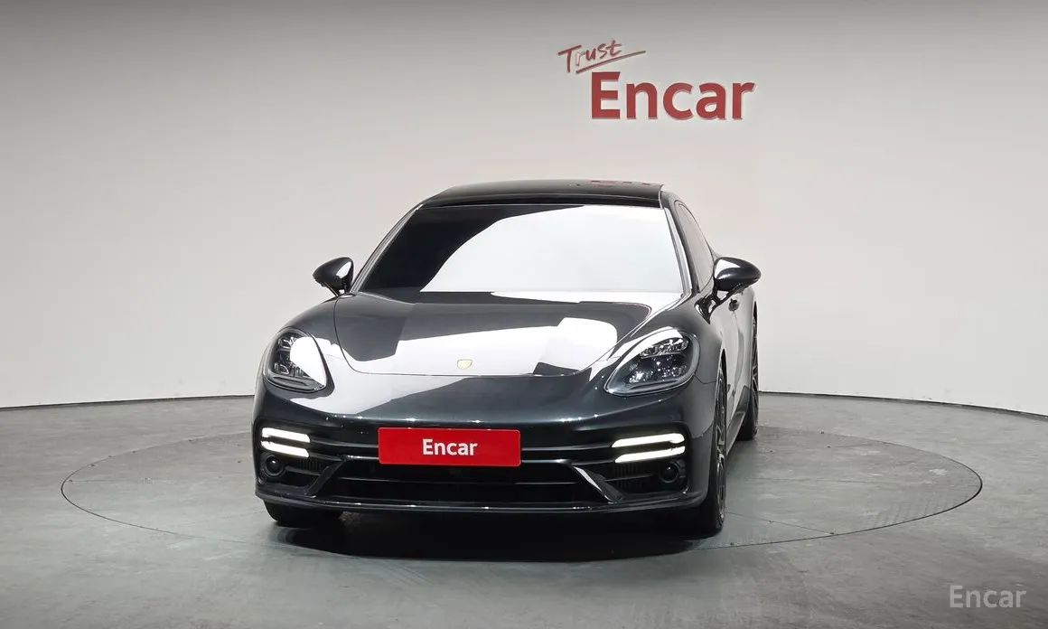 Фото 3 - Porsche Panamera