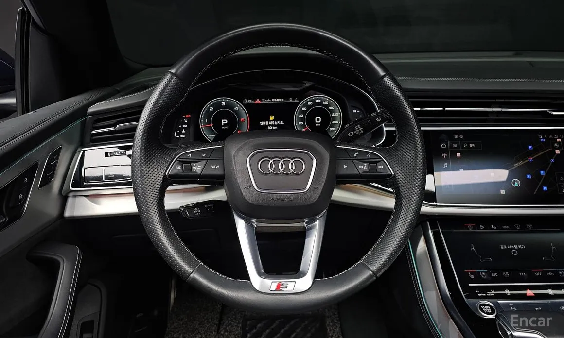 Фото 13 - Audi Q8