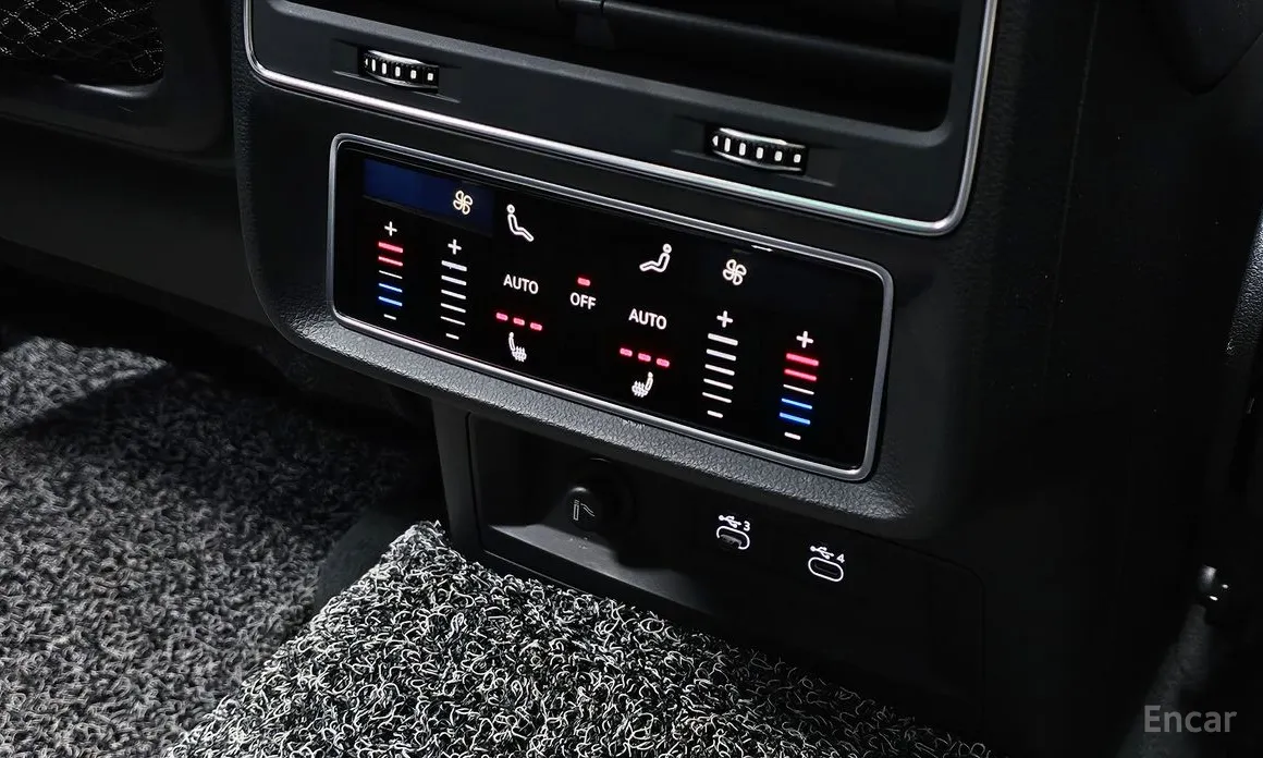 Фото 17 - Audi Q8