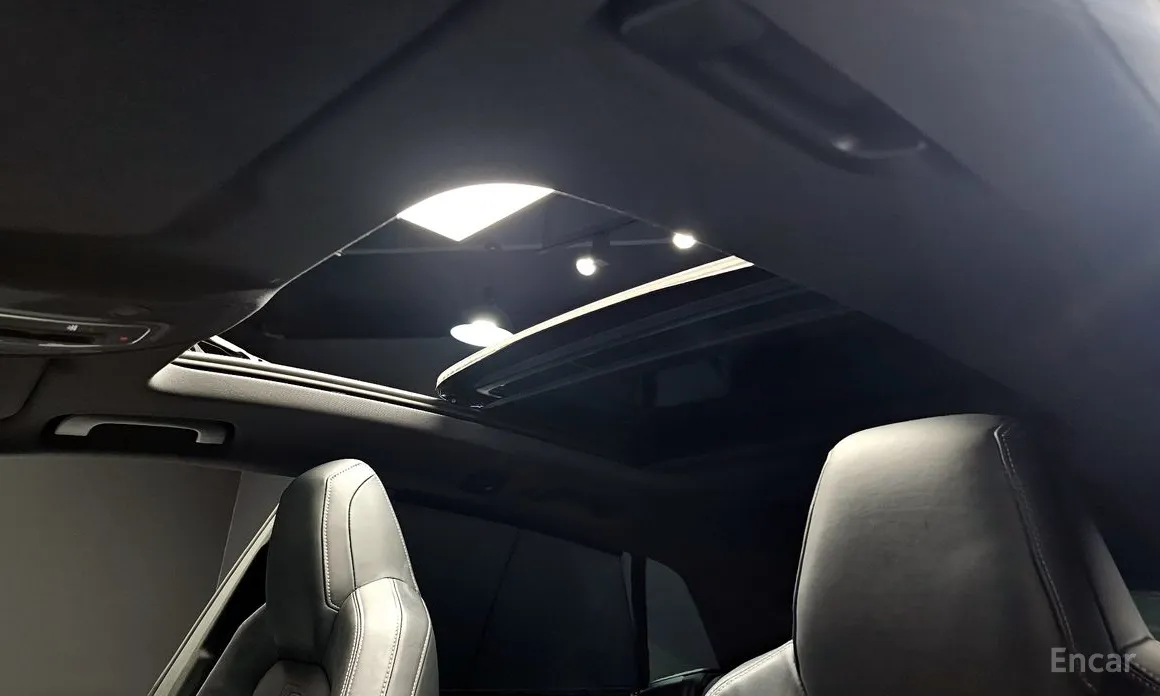 Фото 20 - Audi Q8