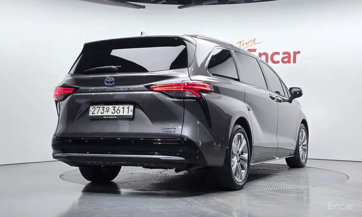 Фото 2 - Toyota Sienna