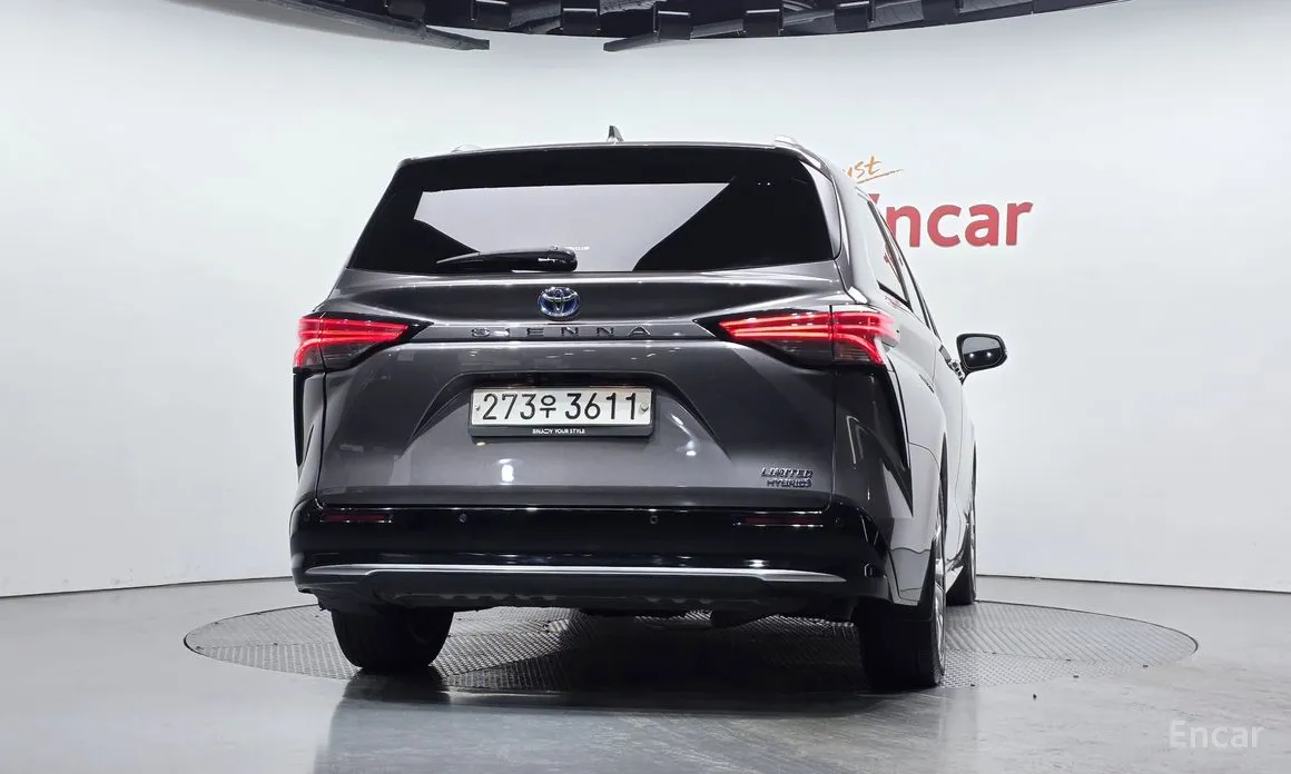 Фото 4 - Toyota Sienna