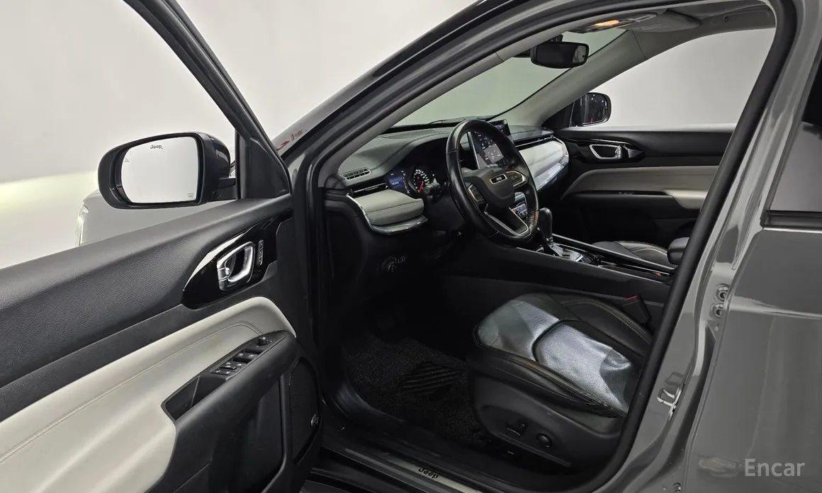 Фото 10 - Jeep Compass