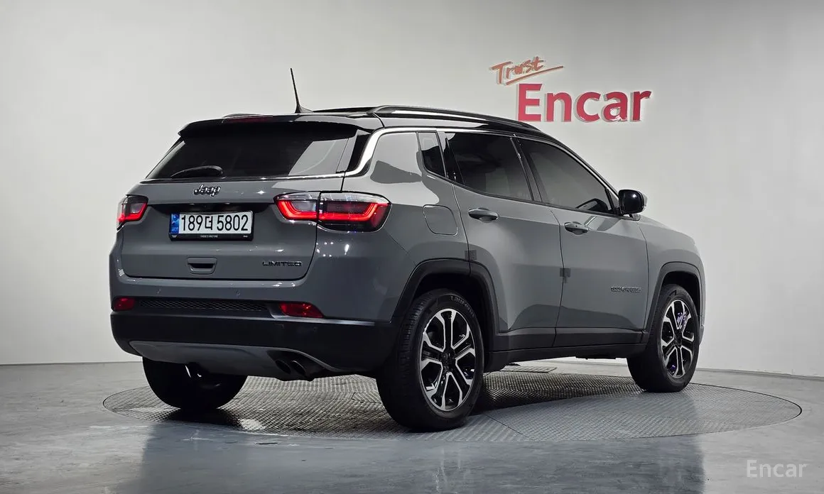 Фото 2 - Jeep Compass