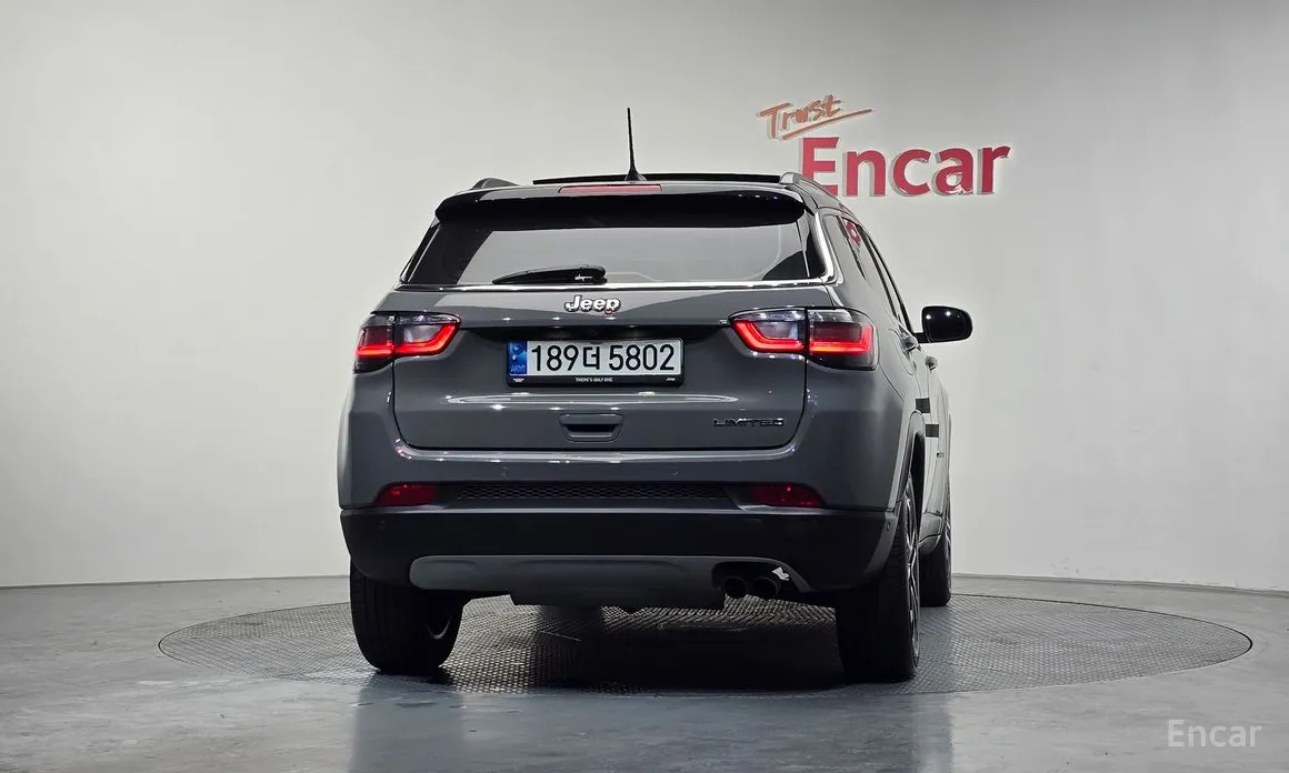 Фото 4 - Jeep Compass