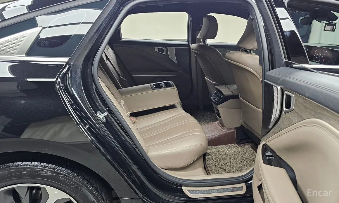 Фото 12 - Kia K8