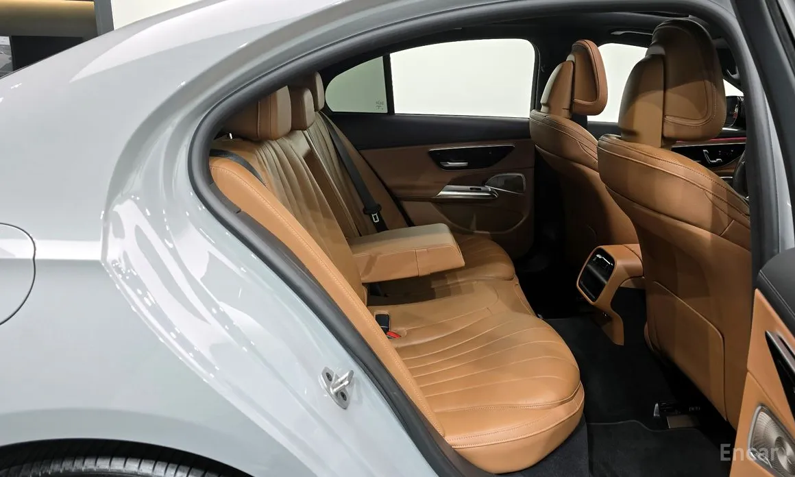 Фото 12 - Mercedes-Benz E-Class