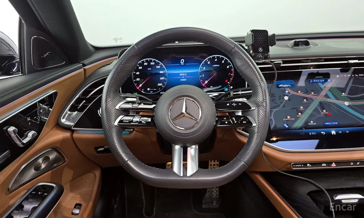 Фото 13 - Mercedes-Benz E-Class