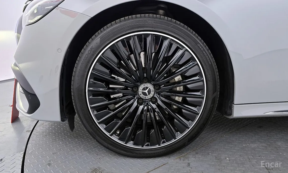 Фото 5 - Mercedes-Benz E-Class