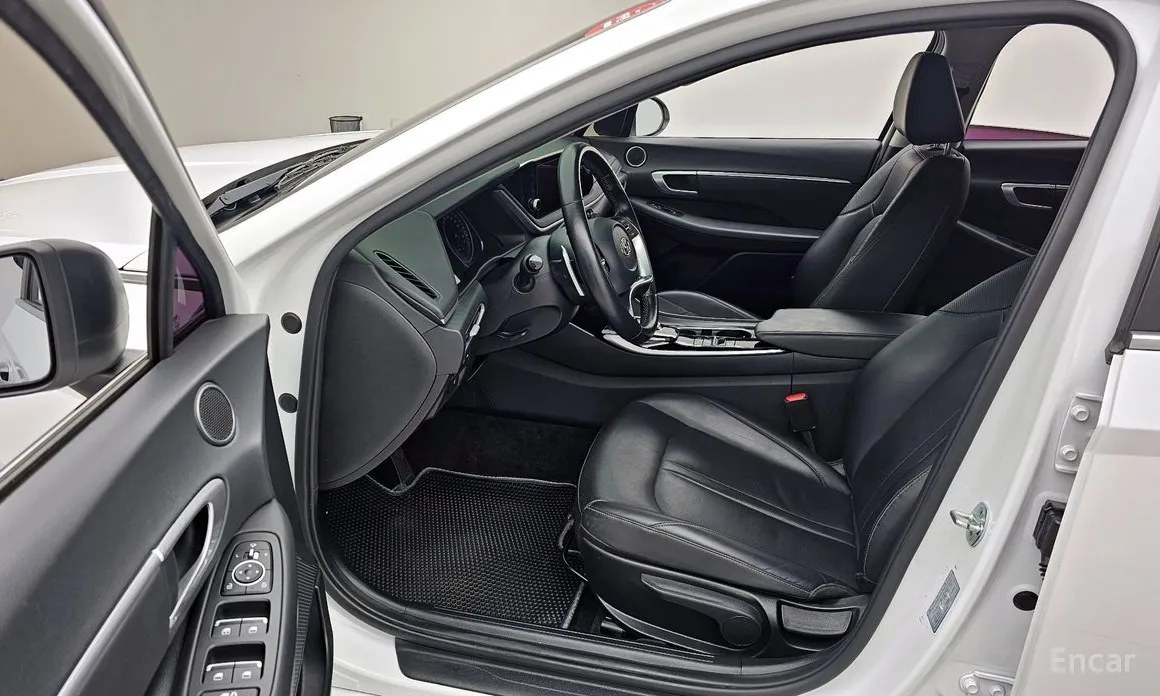 Фото 10 - Hyundai Sonata