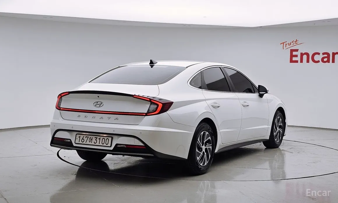 Фото 2 - Hyundai Sonata