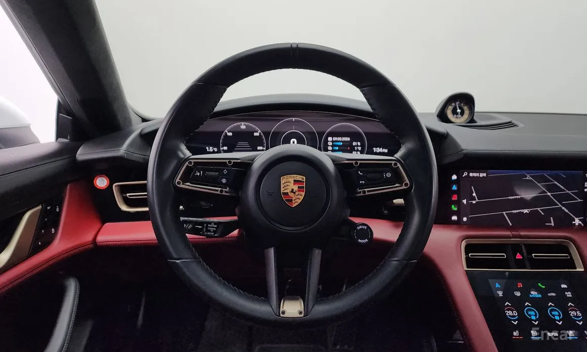Фото 13 - Porsche Taycan