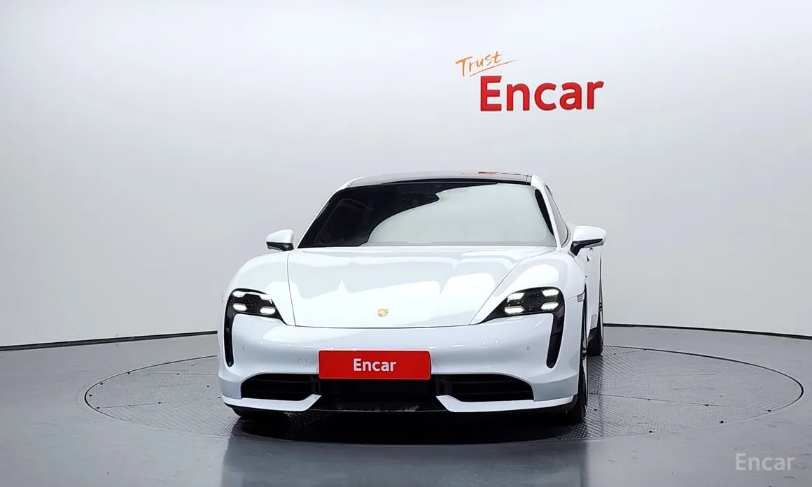 Фото 3 - Porsche Taycan