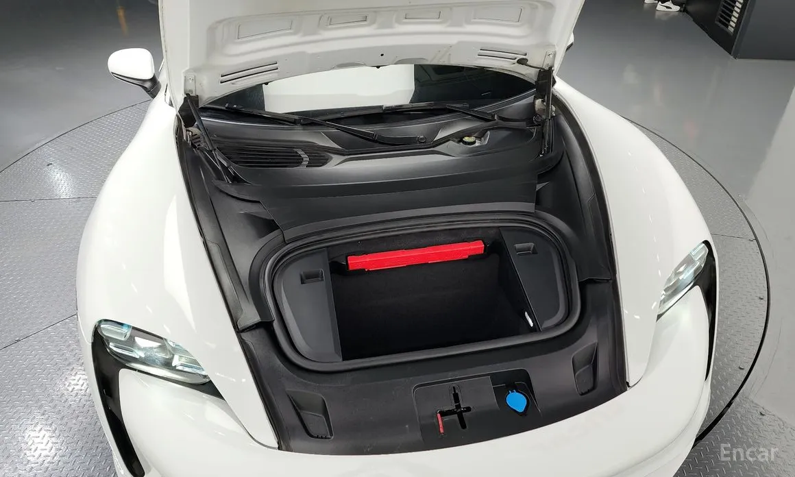 Фото 6 - Porsche Taycan