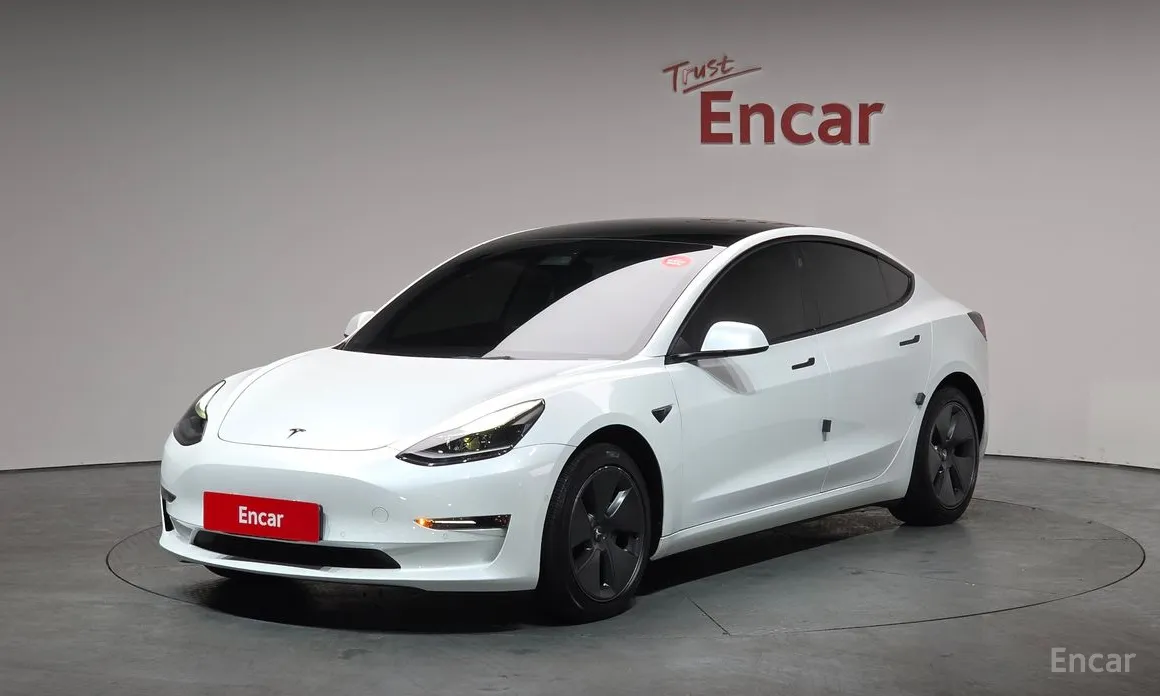 Фото 1 - Tesla Model 3