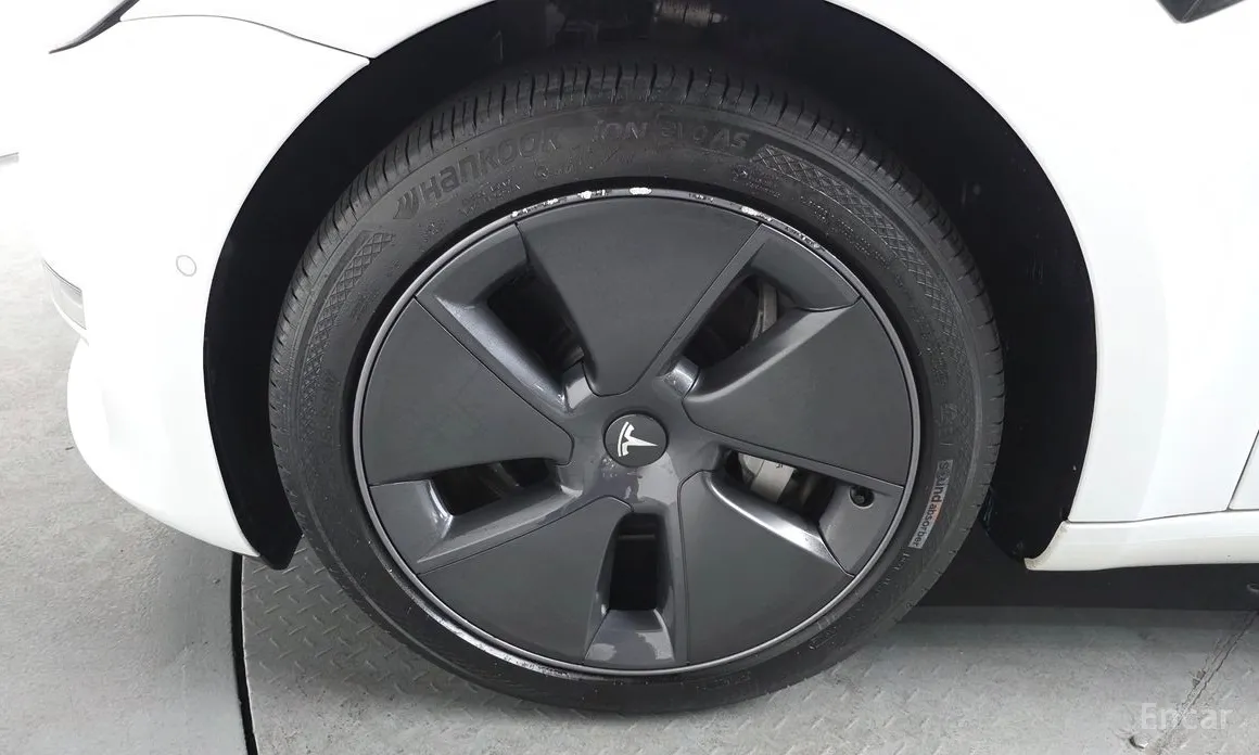 Фото 5 - Tesla Model 3