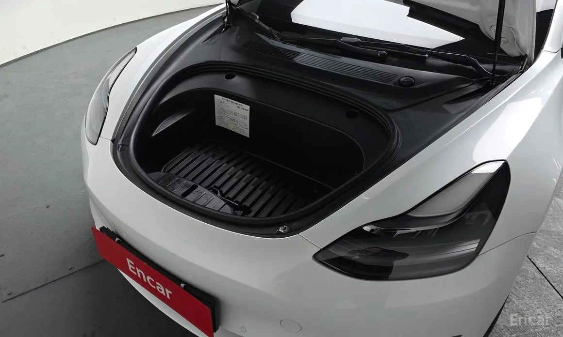 Фото 6 - Tesla Model 3