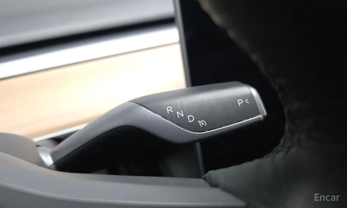 Фото 9 - Tesla Model 3