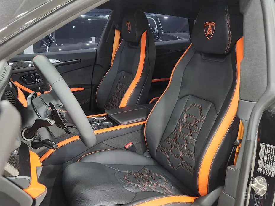 Фото 10 - Lamborghini Urus