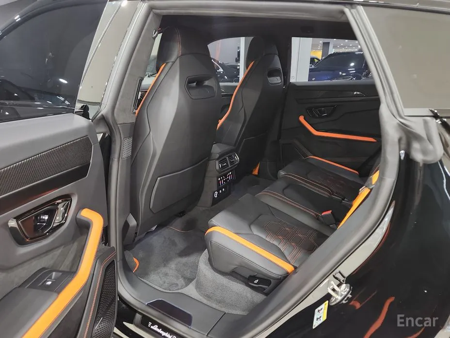 Фото 17 - Lamborghini Urus