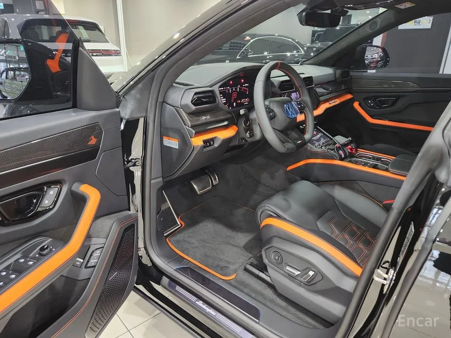 Фото 18 - Lamborghini Urus