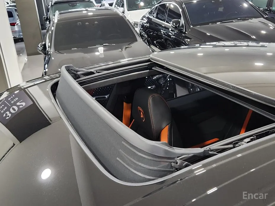 Фото 19 - Lamborghini Urus