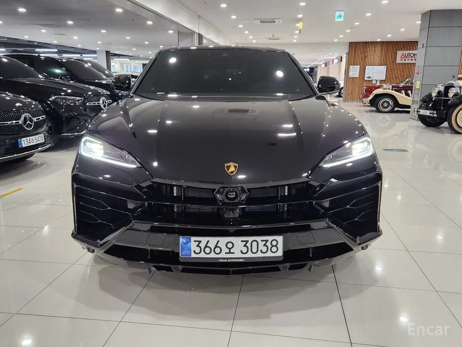 Фото 3 - Lamborghini Urus