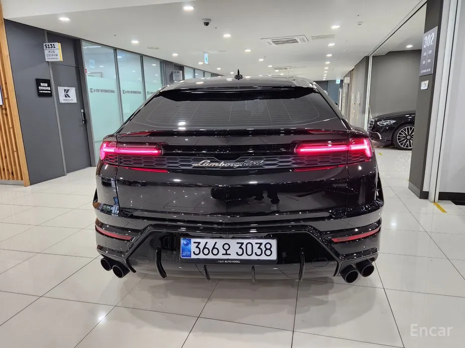 Фото 4 - Lamborghini Urus