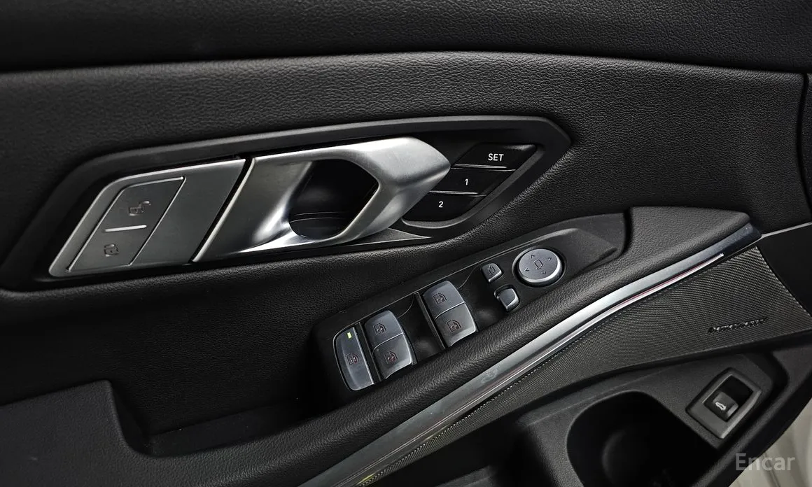 Фото 18 - BMW 3 Series