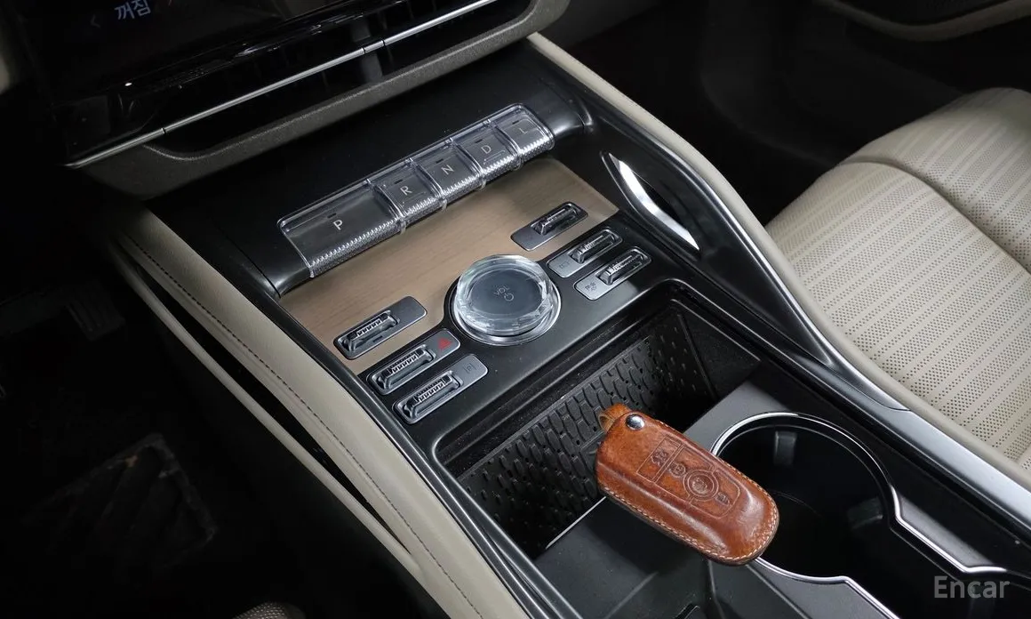 Фото 9 - Lincoln Nautilus