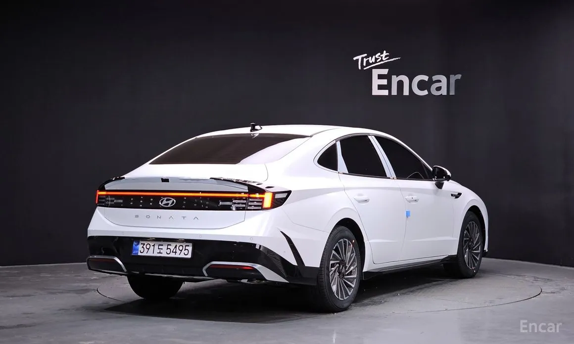 Фото 2 - Hyundai Sonata